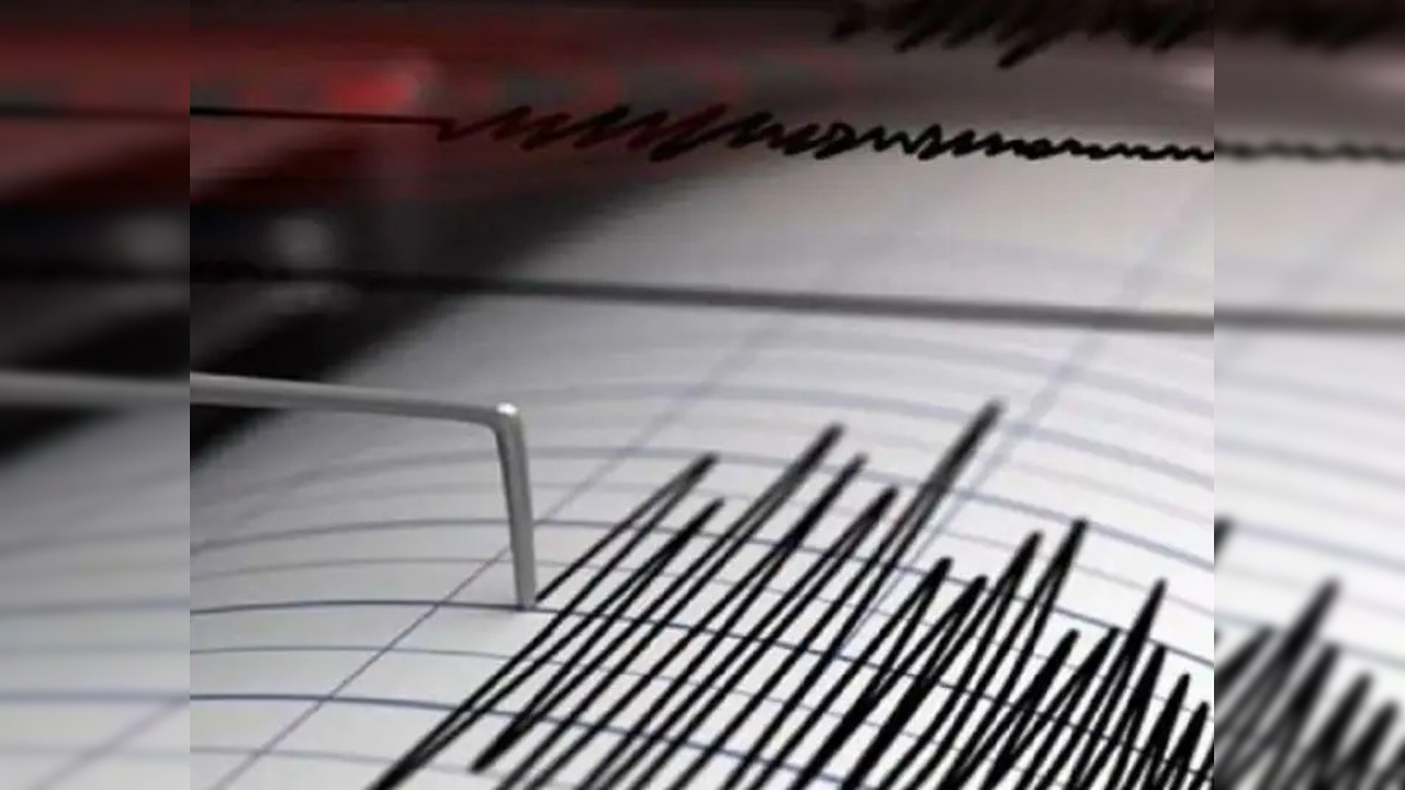 هل دخلت مصر حزام الزلازل؟.. تفاصيل زلزال القاهرة اليوم الثلاثاء 3 يونيو 2025 1 تفاصيل زلزال القاهرة اليوم الثلاثاء 3 يونيو 2025