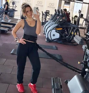 بالصور إيمان العاصي تخطف الأنظار بإطلالة رياضية داخل الجيم 4 إيمان العاصي تخطف الأنظار بإطلالة رياضية داخل الجيم