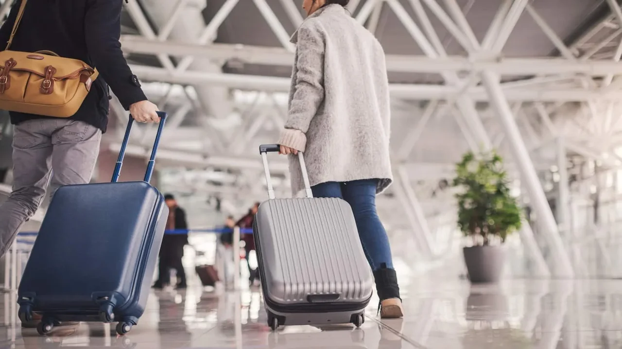 أخطاء تجنبها عند السفر مع كبار السن والأطفال 1 السفر مع كبار السن والأطفال