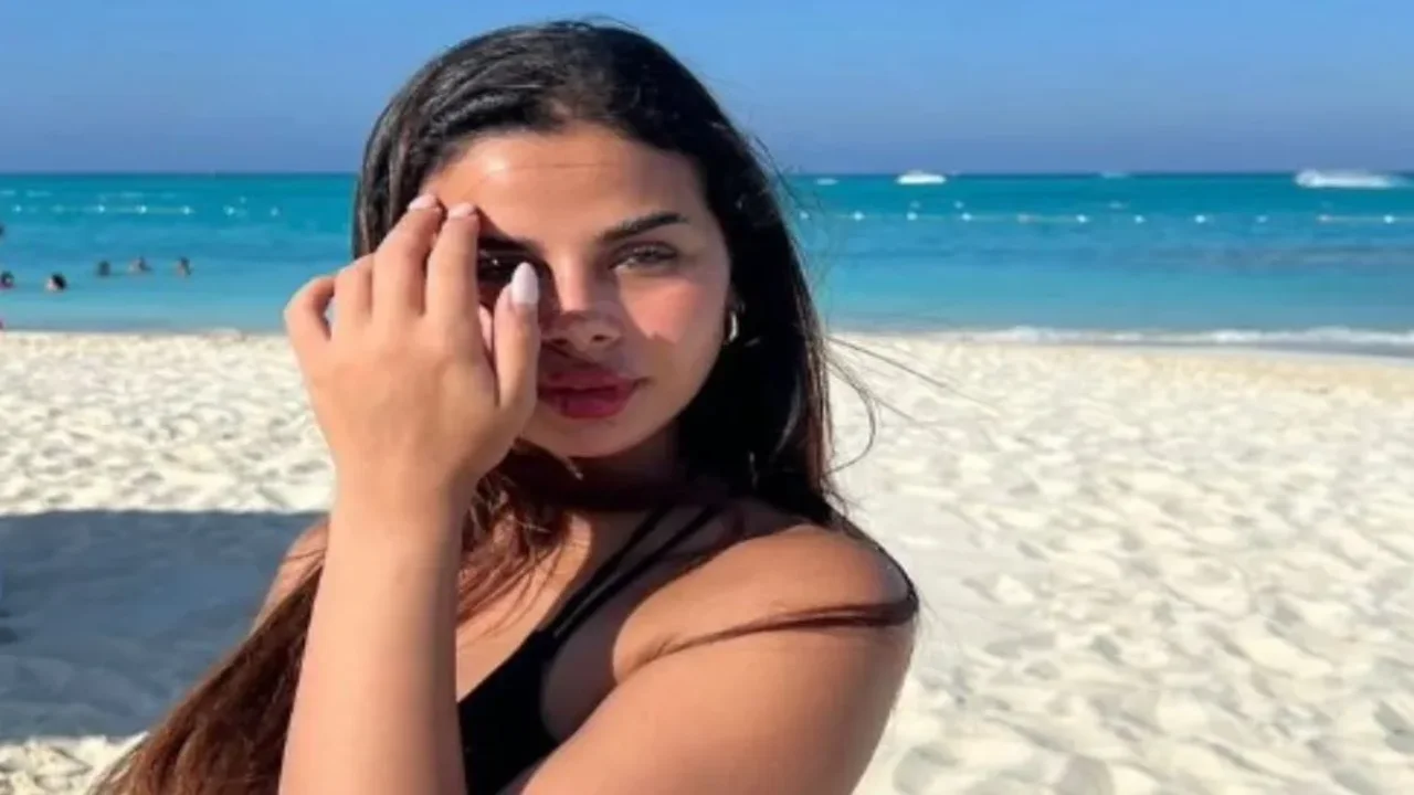 ما الذي لفت الأنظار في منة عرفة في أحدث ظهور لها؟ 1 ما هو سبب تفاعل الجمهور مع منة عرفة في أحدث ظهور لها؟