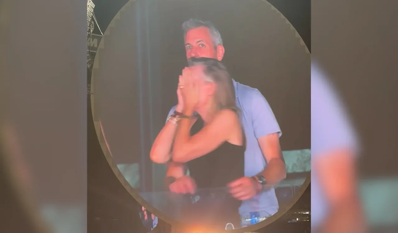 رد فعل Chris Martin بعد لحظة محرجة خلال حفل Coldplay يثير الجدل 1 Coldplay