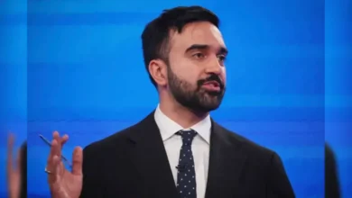 24 معلومة عن زهران ممداني عمدة نيويورك — تقرير شامل يكشف مسيرة أول عمدة مسلم يتحدث العربية يقود نيويورك، مواقفه الجريئة، وخططه المستقبلية لمدينة أكثر عدلاً وتنوعًا.