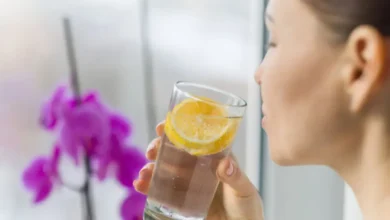 هل يساعد الماء الساخن مع الليمون باكرًا بخسارة الوزن؟