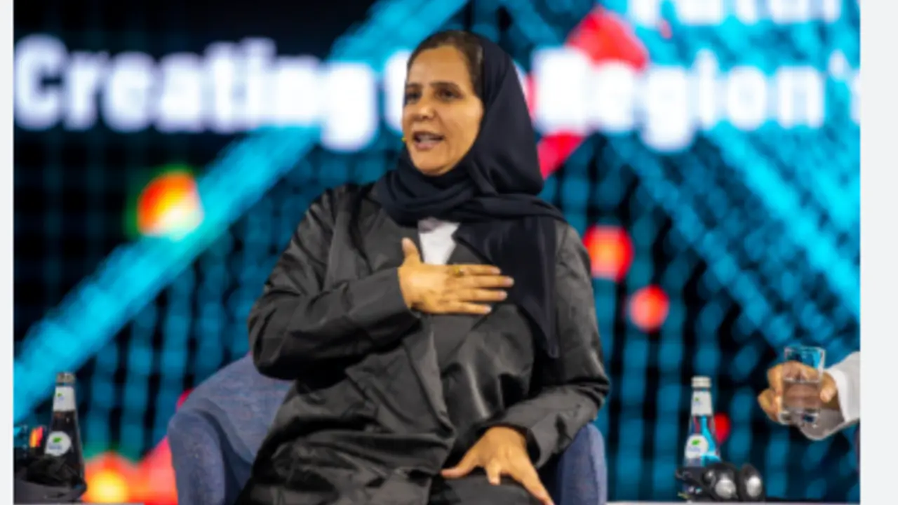 من هي عزيزة الأحمدي ويكيبيديا السيرة الذاتية